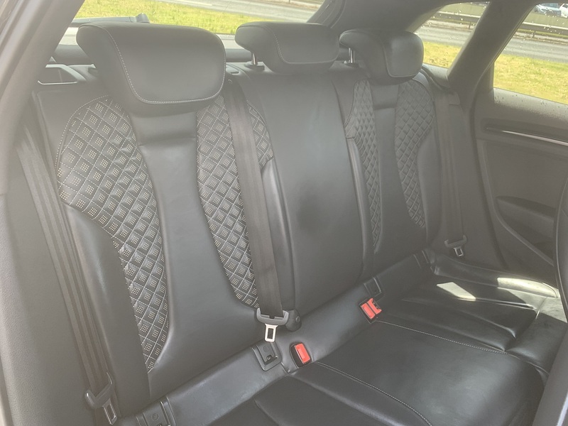 Audi 2.5 TFSI Sportback 5dr Petrol S Tronic quattro Euro 6 (s/s) (Nav) (367 ps)