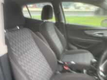 Vauxhall 1.7 CDTi Tech Line SUV 5dr Diesel Manual 2WD Euro 5 (s/s) (130 ps)