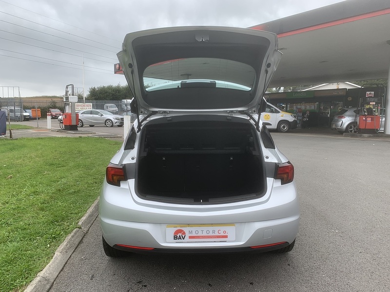 Vauxhall 1.2 Turbo SRi Hatchback 5dr Petrol Manual Euro 6 (s/s) (145 ps)