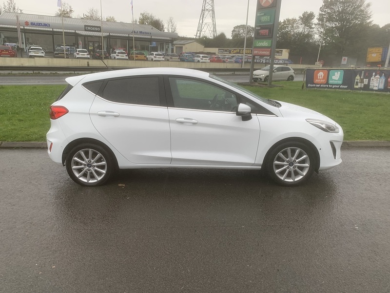 Ford 1.0T EcoBoost Titanium Hatchback 5dr Petrol Manual Euro 6 (s/s) (125 ps)