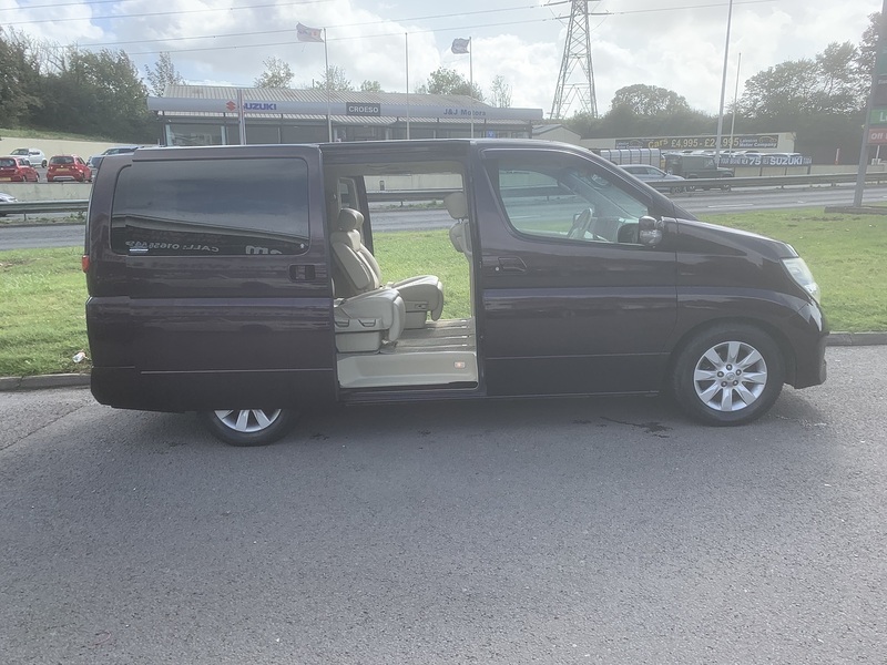 Nissan Nissan El Grande 2.5 V6 Automatic Petrol