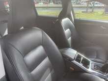 Volvo D5 Se Nav Awd 2.4 5dr Esta  te Automatic Diesel