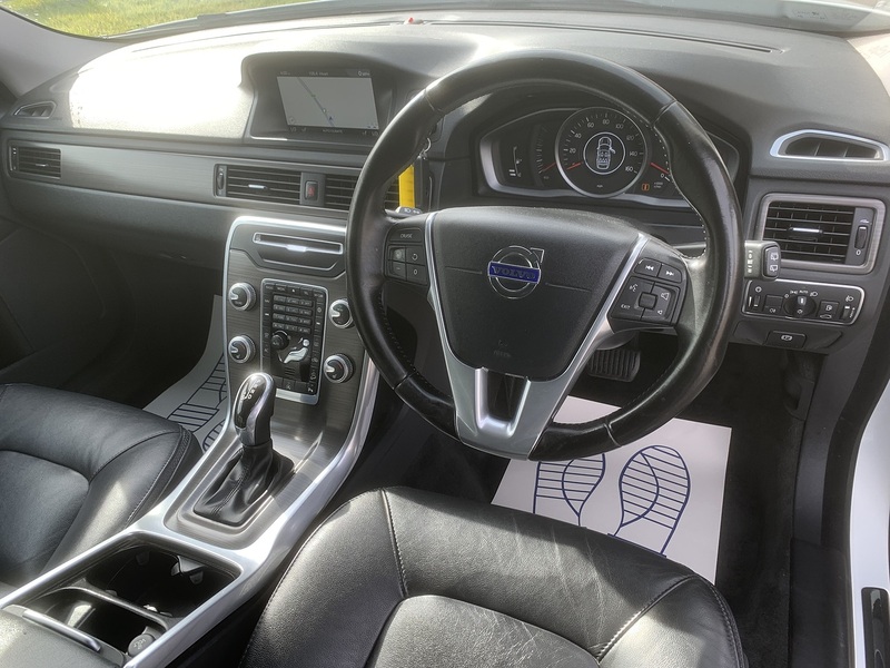 Volvo D5 Se Nav Awd 2.4 5dr Esta  te Automatic Diesel