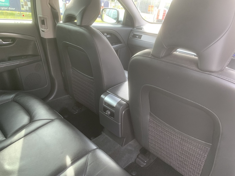 Volvo D5 Se Nav Awd 2.4 5dr Esta  te Automatic Diesel