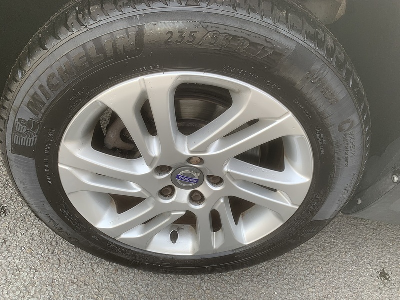 Volvo D5 Se Nav Awd 2.4 5dr Esta  te Automatic Diesel