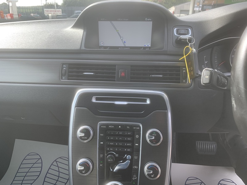 Volvo D5 Se Nav Awd 2.4 5dr Esta  te Automatic Diesel