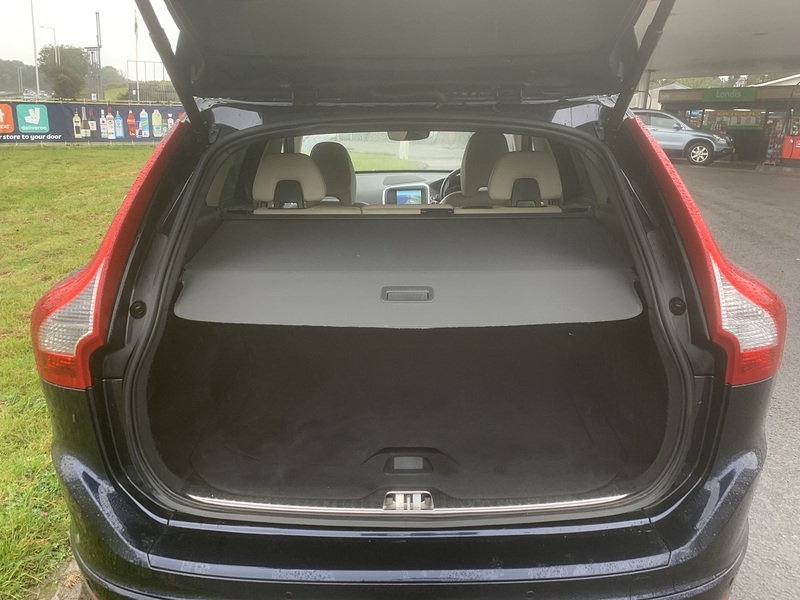 Volvo 2.4 D4 SE Lux Nav SUV 5dr Diesel Auto AWD Euro 6 (s/s) (190 ps)