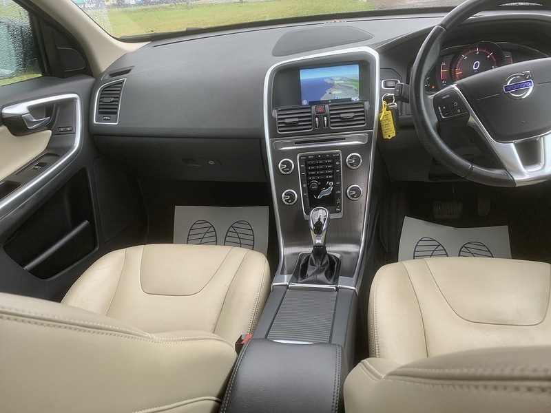 Volvo 2.4 D4 SE Lux Nav SUV 5dr Diesel Auto AWD Euro 6 (s/s) (190 ps)