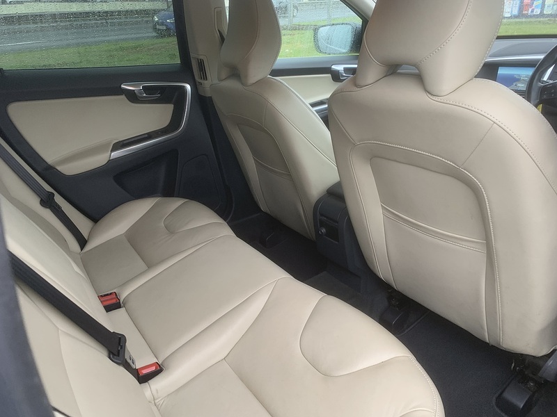 Volvo 2.4 D4 SE Lux Nav SUV 5dr Diesel Auto AWD Euro 6 (s/s) (190 ps)