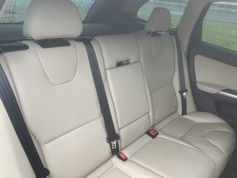 Volvo 2.4 D4 SE Lux Nav SUV 5dr Diesel Auto AWD Euro 6 (s/s) (190 ps)