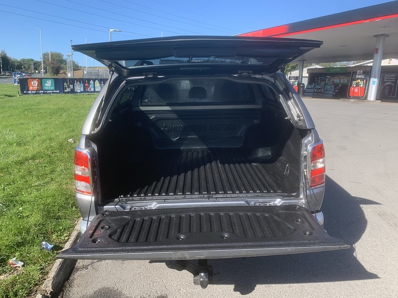 Mitsubishi 2.4 DI-D DC Barbarian Pickup Double Cab 4dr Diesel Auto 4WD Euro 5 (178 ps)