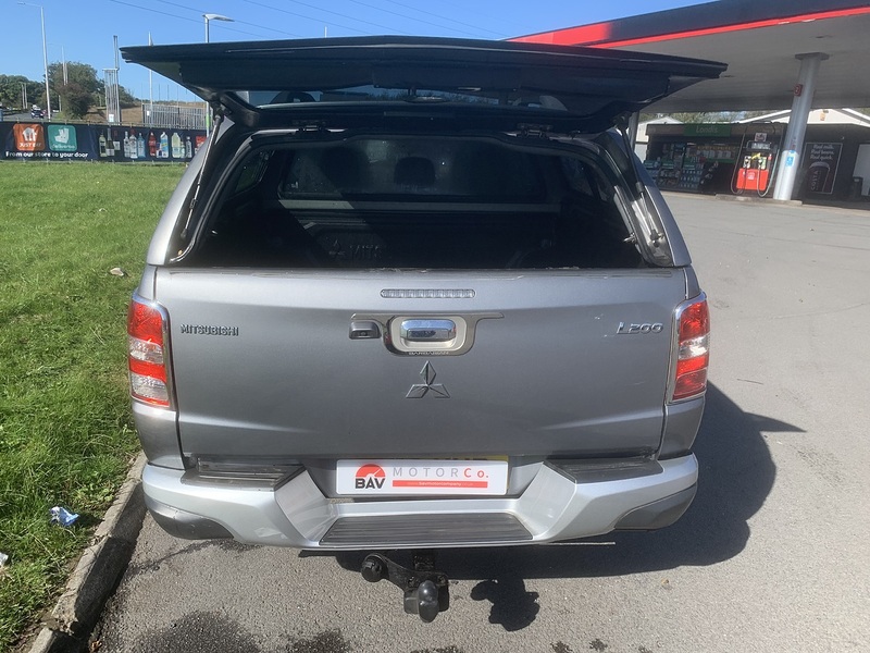 Mitsubishi 2.4 DI-D DC Barbarian Pickup Double Cab 4dr Diesel Auto 4WD Euro 5 (178 ps)