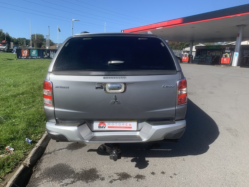 Mitsubishi 2.4 DI-D DC Barbarian Pickup Double Cab 4dr Diesel Auto 4WD Euro 5 (178 ps)