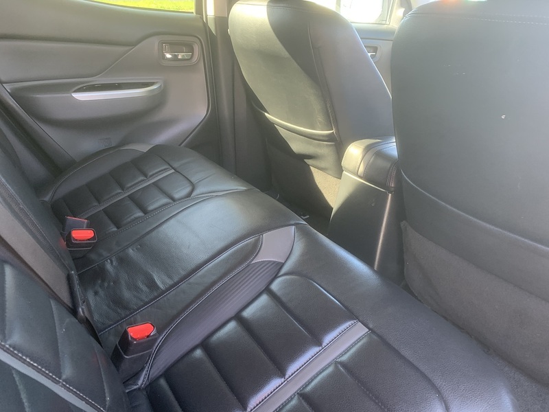 Mitsubishi 2.4 DI-D DC Barbarian Pickup Double Cab 4dr Diesel Auto 4WD Euro 5 (178 ps)