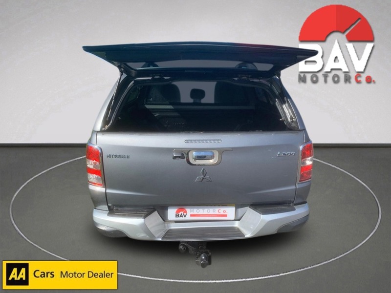 Mitsubishi 2.4 DI-D DC Barbarian Pickup Double Cab 4dr Diesel Auto 4WD Euro 5 (178 ps)