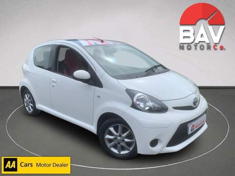 Toyota 1.0 VVT-i Move Hatchback 5dr Petrol Manual Euro 5 (68 ps)