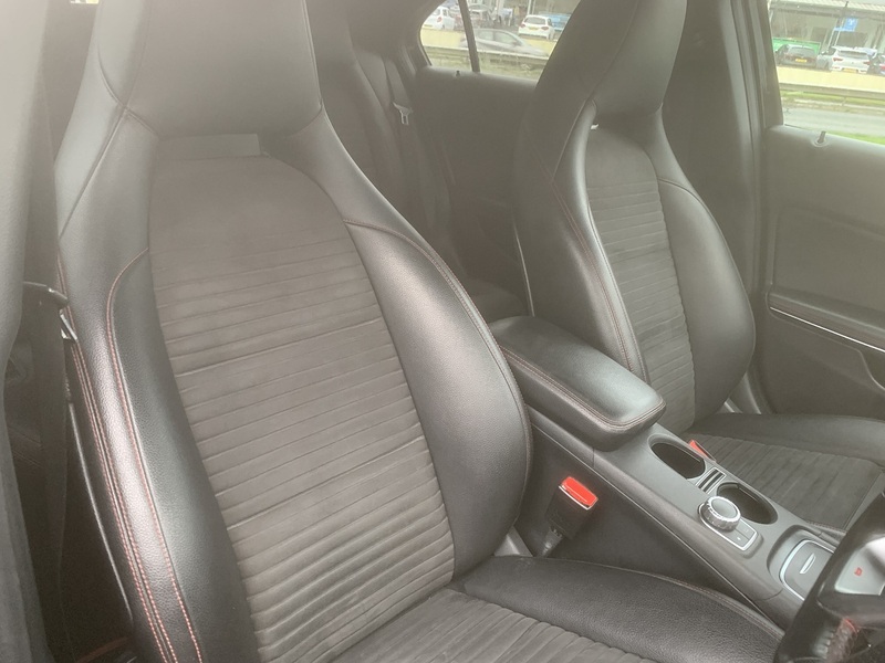 Mercedes-Benz 2.1 A200d AMG Line (Premium) Hatchback 5dr Diesel 7G-DCT Euro 6 (s/s) (136 ps)