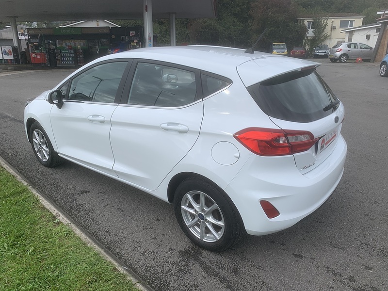 Ford 1.5 TDCi Zetec Hatchback 5dr Diesel Manual Euro 6 (s/s) (85 ps)