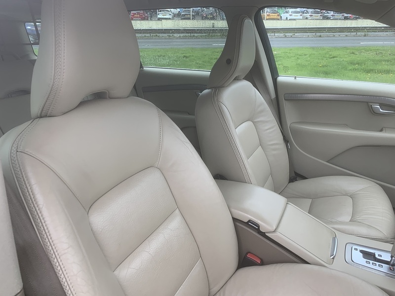 Volvo 2.4 D5 SE Estate 5dr Diesel Geartronic AWD Euro 5 (205 ps)