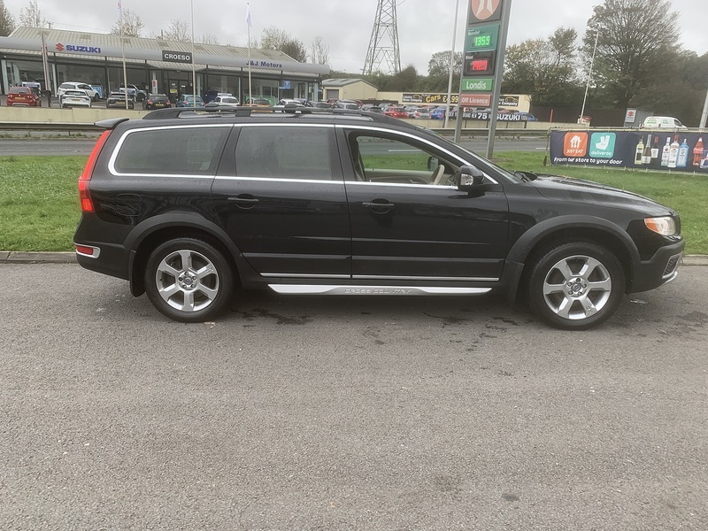 Volvo 2.4 D5 SE Estate 5dr Diesel Geartronic AWD Euro 5 (205 ps)