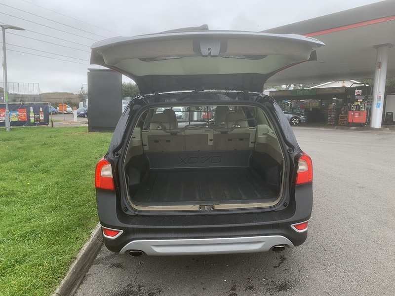 Volvo 2.4 D5 SE Estate 5dr Diesel Geartronic AWD Euro 5 (205 ps)