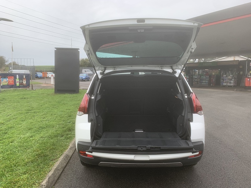 Peugeot 1.6 BlueHDi Allure SUV 5dr Diesel ETG Euro 6 (s/s) (120 ps)