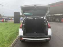 Peugeot 1.6 BlueHDi Allure SUV 5dr Diesel ETG Euro 6 (s/s) (120 ps)