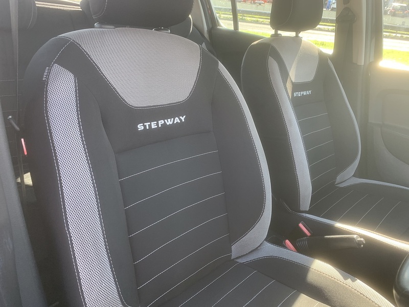 Dacia 0.9 TCe Laureate Hatchback 5dr Petrol Manual Euro 6 (s/s) (90 ps)