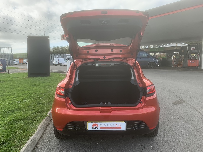 Renault 1.5 dCi Dynamique MediaNav Hatchback 5dr Diesel Manual Euro 5 (s/s) (90 ps)