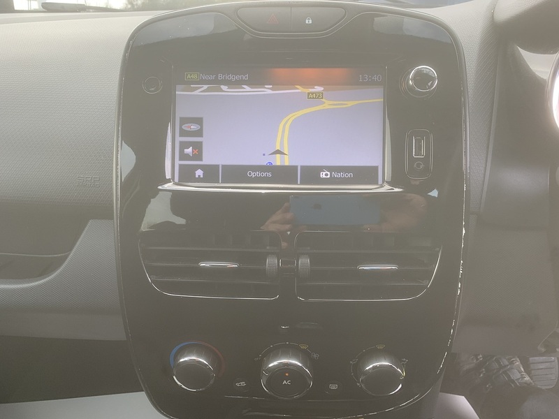 Renault 1.5 dCi Dynamique MediaNav Hatchback 5dr Diesel Manual Euro 5 (s/s) (90 ps)