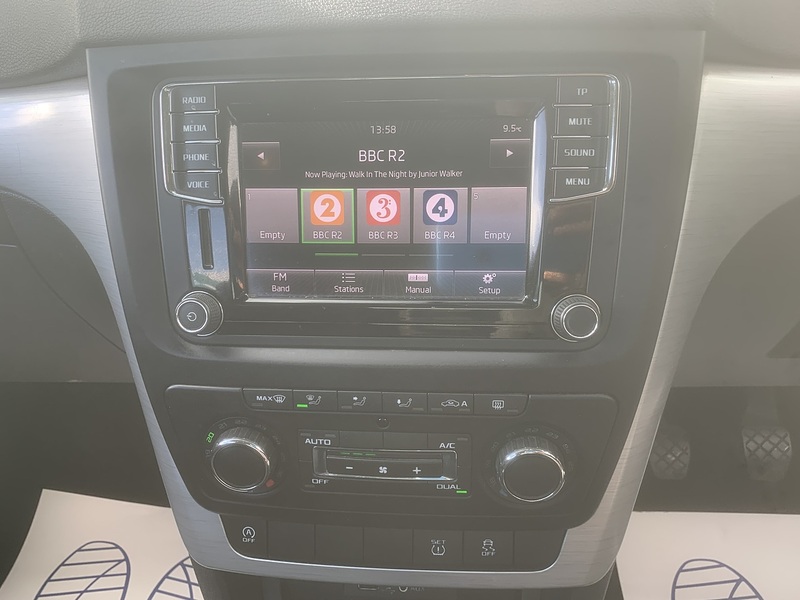 Skoda 1.6 TDI GreenLine II SE Outdoor 5dr Diesel Manual Euro 5 (s/s) (105 ps)