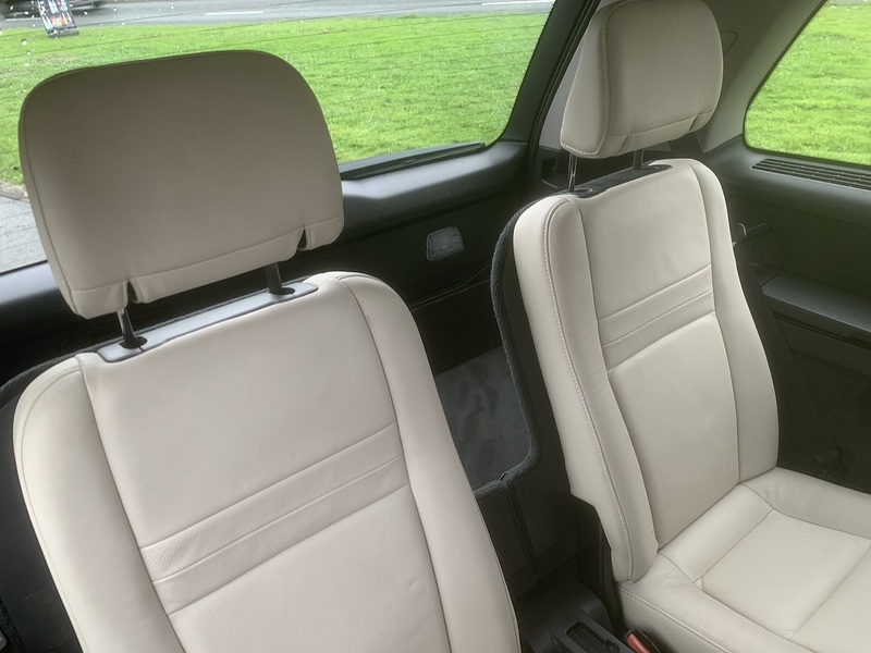 Volvo 2.4 D5 R-Design SE SUV 5dr Diesel Geartronic AWD (224 g/km, 182 bhp)