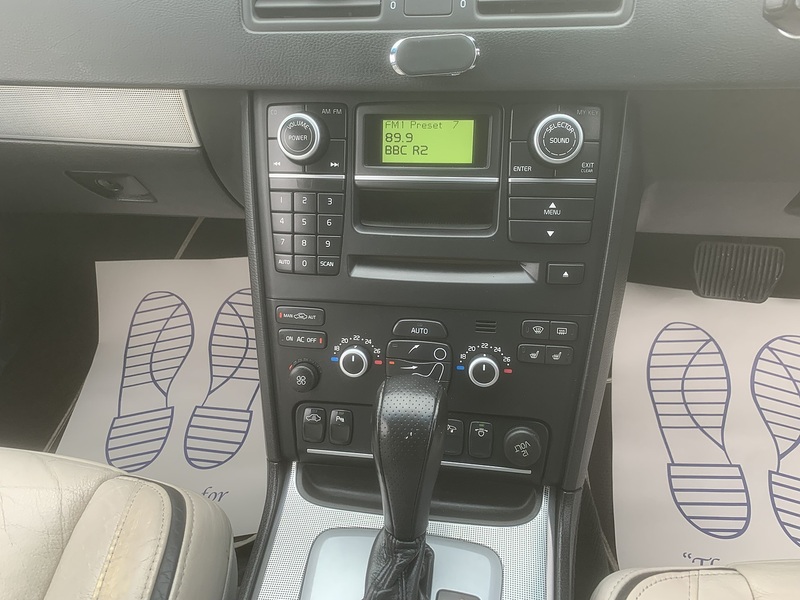 Volvo 2.4 D5 R-Design SE SUV 5dr Diesel Geartronic AWD (224 g/km, 182 bhp)