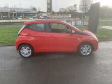 Toyota 1.0 VVT-i x-pression x-wave 5dr Petrol Manual Euro 5 Euro 5 (68 ps)