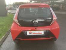 Toyota 1.0 VVT-i x-pression x-wave 5dr Petrol Manual Euro 5 Euro 5 (68 ps)