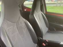 Toyota 1.0 VVT-i x-pression x-wave 5dr Petrol Manual Euro 5 Euro 5 (68 ps)