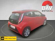 Toyota 1.0 VVT-i x-pression x-wave 5dr Petrol Manual Euro 5 Euro 5 (68 ps)