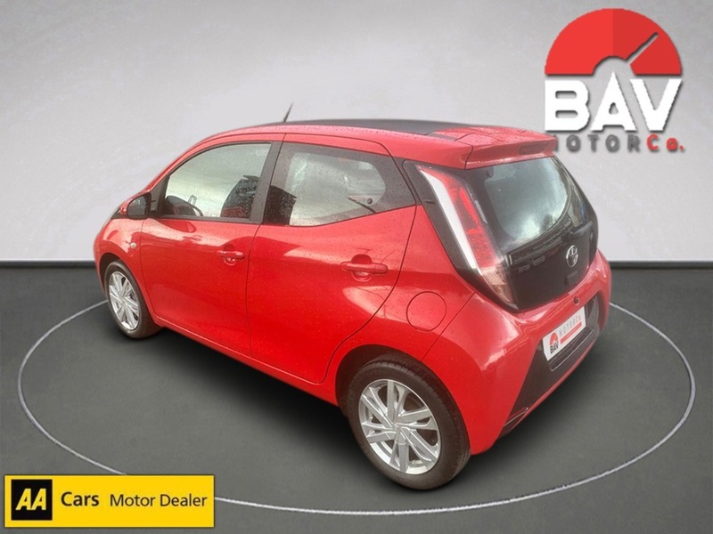 Toyota 1.0 VVT-i x-pression x-wave 5dr Petrol Manual Euro 5 Euro 5 (68 ps)