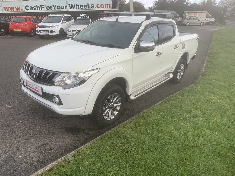 Mitsubishi 2.4 DI-D DC Barbarian Pickup Double Cab 4dr Diesel Auto 4WD Euro 6 (178 ps)