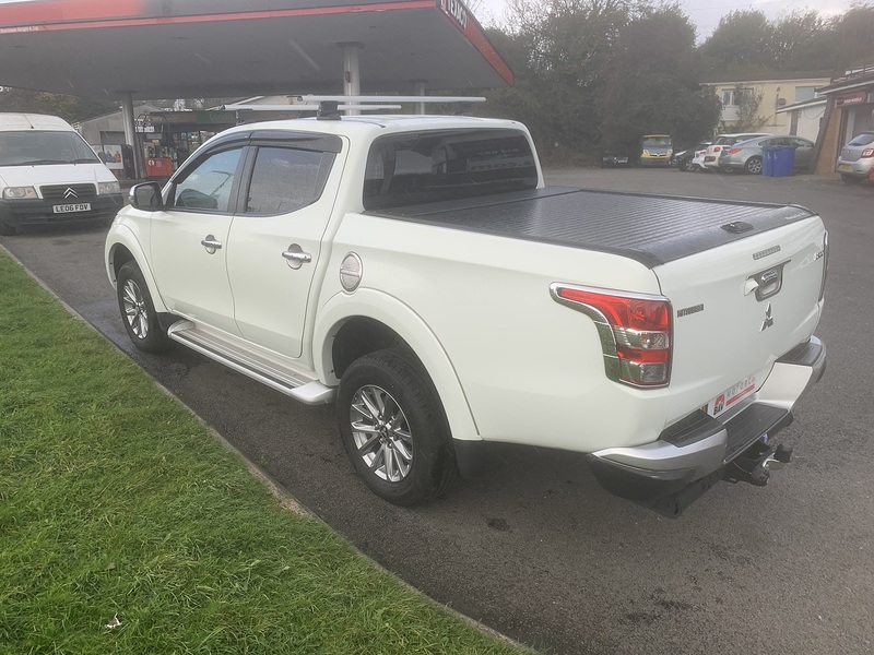 Mitsubishi 2.4 DI-D DC Barbarian Pickup Double Cab 4dr Diesel Auto 4WD Euro 6 (178 ps)