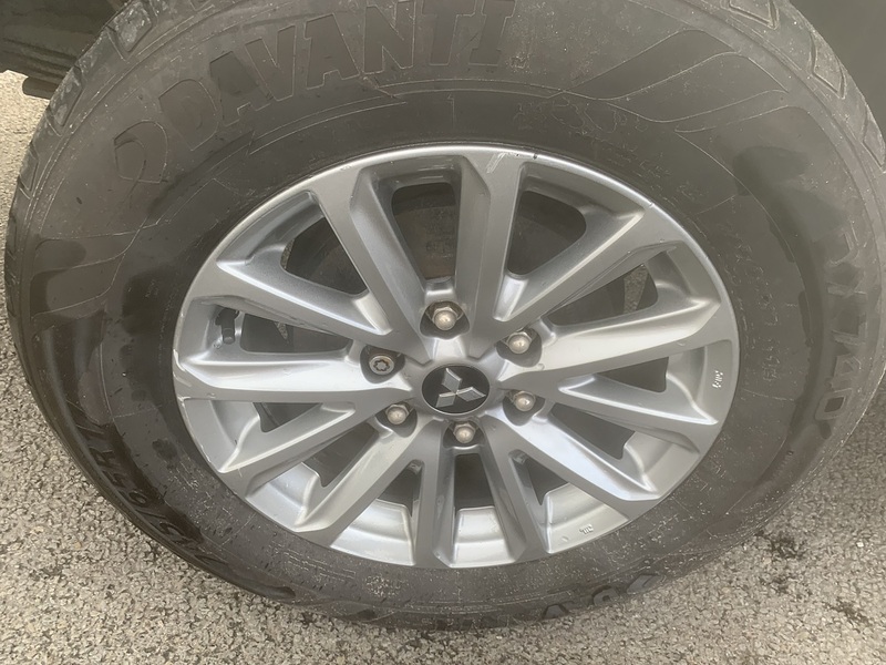 Mitsubishi 2.4 DI-D DC Barbarian Pickup Double Cab 4dr Diesel Auto 4WD Euro 6 (178 ps)