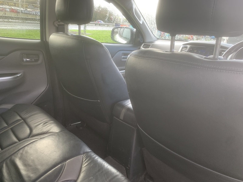 Mitsubishi 2.4 DI-D DC Barbarian Pickup Double Cab 4dr Diesel Auto 4WD Euro 6 (178 ps)