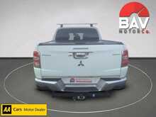 Mitsubishi 2.4 DI-D DC Barbarian Pickup Double Cab 4dr Diesel Auto 4WD Euro 6 (178 ps)