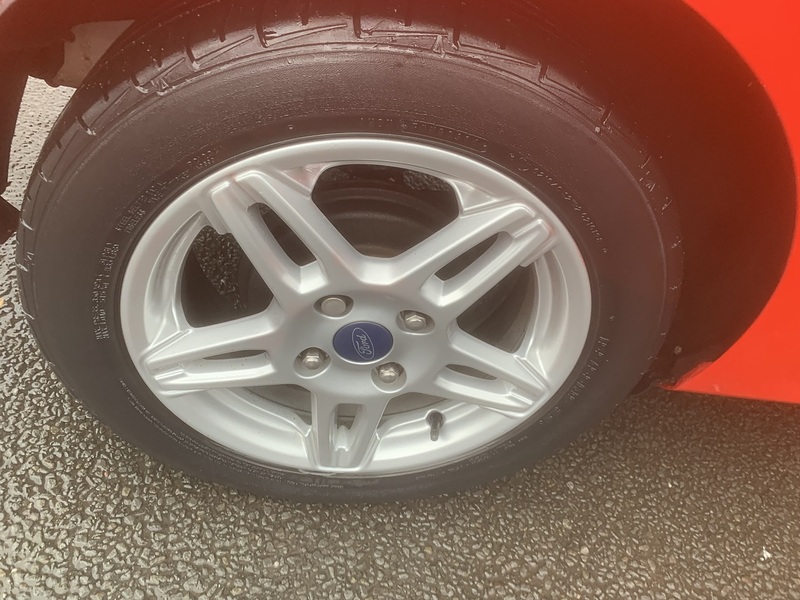 Ford 1.25 Zetec Hatchback 5dr Petrol Manual Euro 5 (82 ps)
