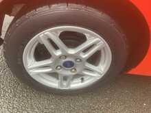 Ford 1.25 Zetec Hatchback 5dr Petrol Manual Euro 5 (82 ps)