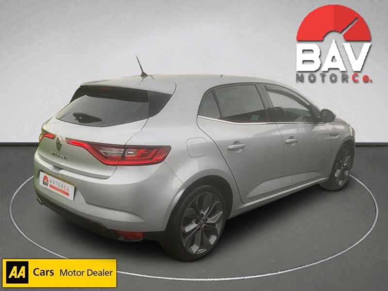 Renault 1.5 dCi Signature Nav Hatchback 5dr Diesel Manual Euro 6 (s/s) (110 ps)