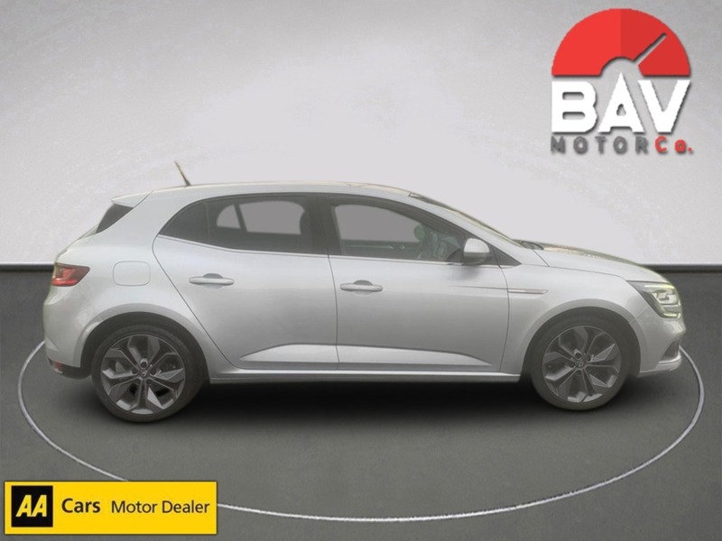 Renault 1.5 dCi Signature Nav Hatchback 5dr Diesel Manual Euro 6 (s/s) (110 ps)