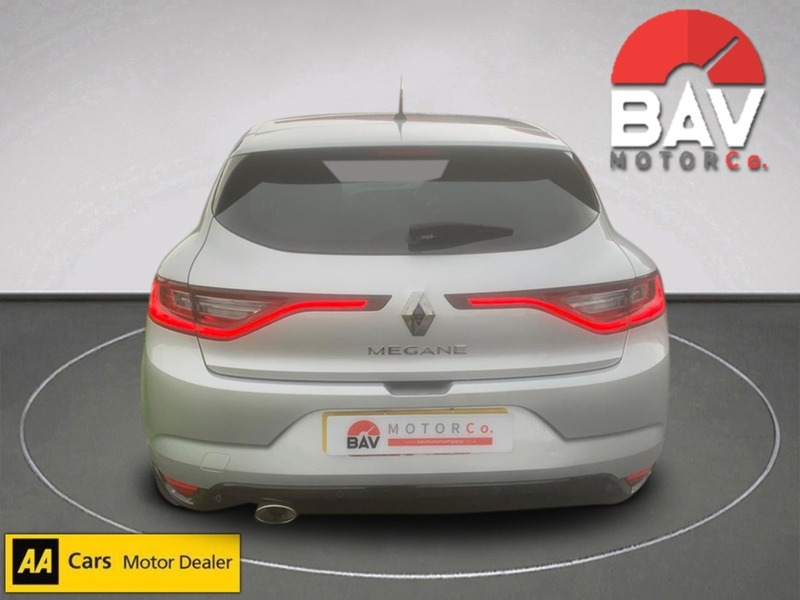 Renault 1.5 dCi Signature Nav Hatchback 5dr Diesel Manual Euro 6 (s/s) (110 ps)