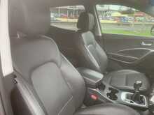 Hyundai 2.2 CRDi Blue Drive Premium SUV 5dr Diesel Manual 4WD Euro 6 (s/s) (7 Seat) (200 ps)