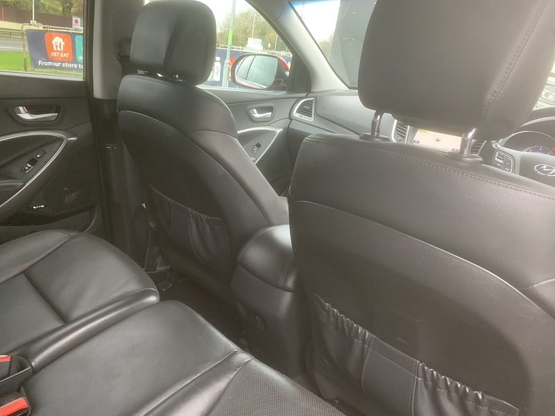 Hyundai 2.2 CRDi Blue Drive Premium SUV 5dr Diesel Manual 4WD Euro 6 (s/s) (7 Seat) (200 ps)